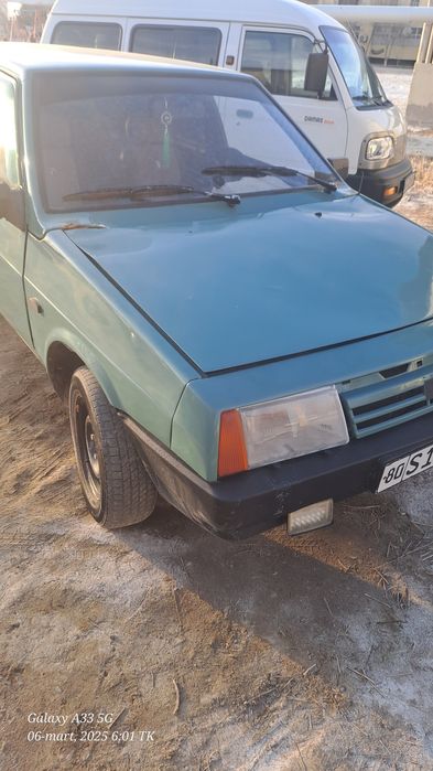 Lada 2109 yurib turgan moshin