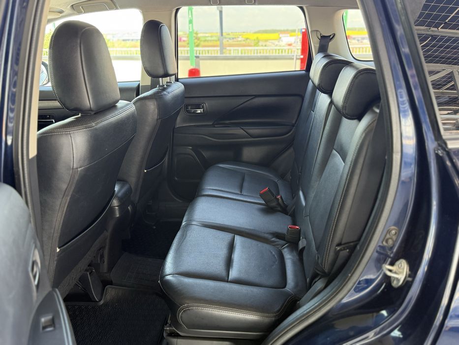 Mitsubishi Outlander 2013/7locuri/4X4/Navi/Piele/Camera/Garantie 1 an/ Rate cu buletinul