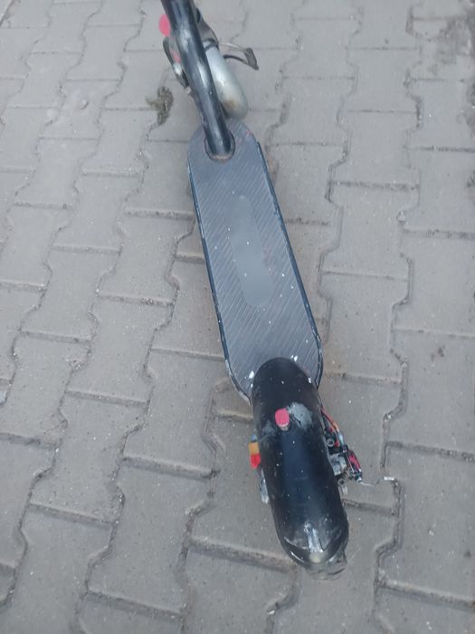 Trotineta lexgo r9x are 499 km  are 3 probleme nare cric nu merge frâna și are pană pe față