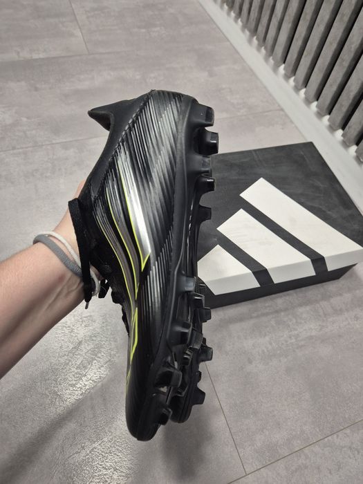 Ghete de fotbal Adidas cu crampoane