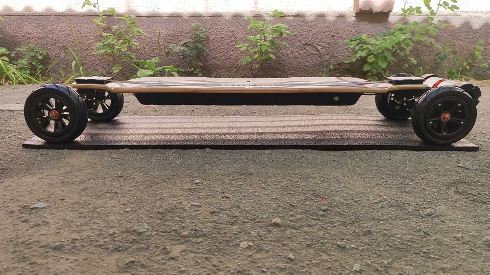 (Новый) электроскейтборд Bibuff UN38 All Terrain ждет хозяина