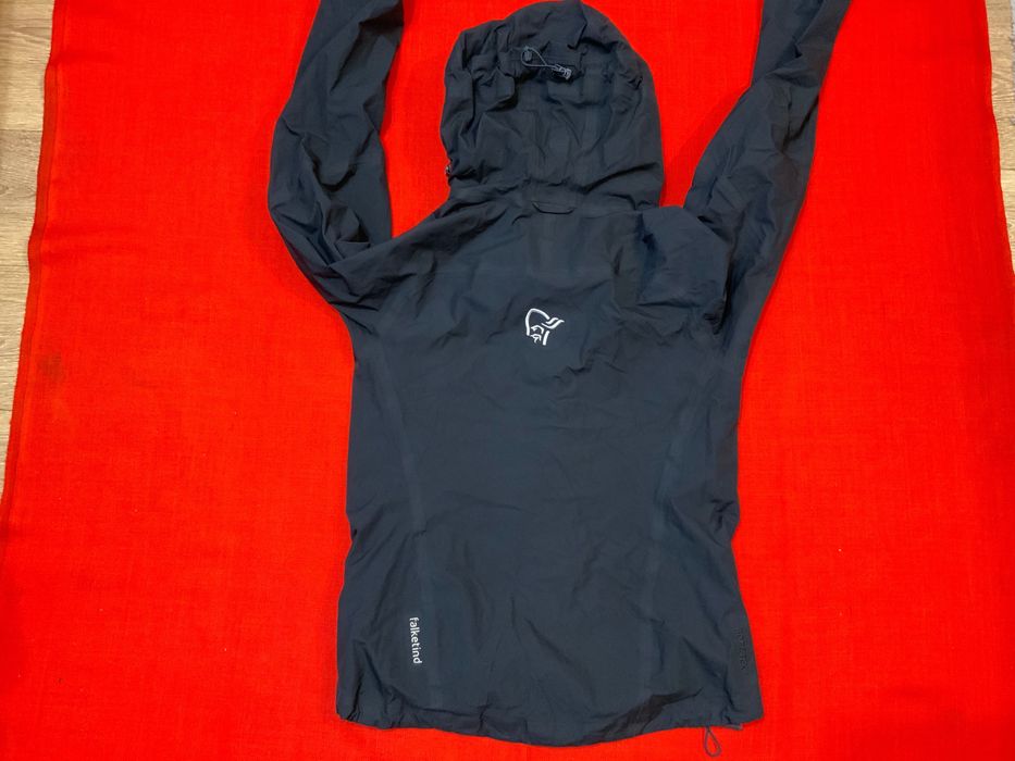 Norrona gore-tex-оригинлно дамско яке 36 с