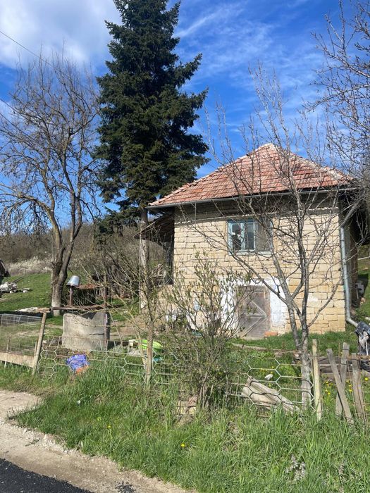 Casa din caramida si piatra +teren 1500mp , acces asfaltat Soimeni (Cluj)
