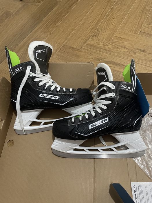 Продам коньки bauer