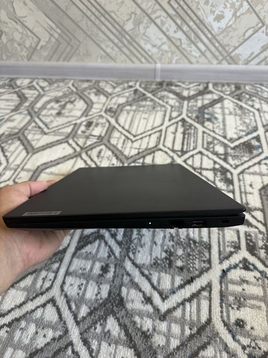 Noutbook lenovo sotiladi