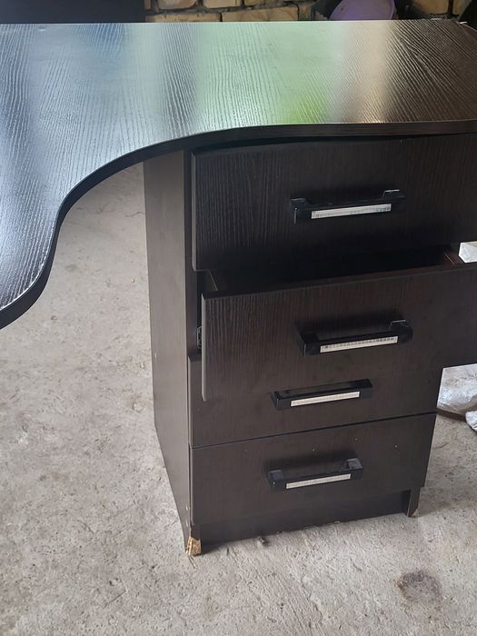 Письменный-компьютерный стол