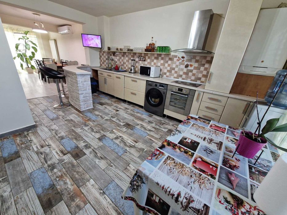 Vand casa Geamana , Bradu