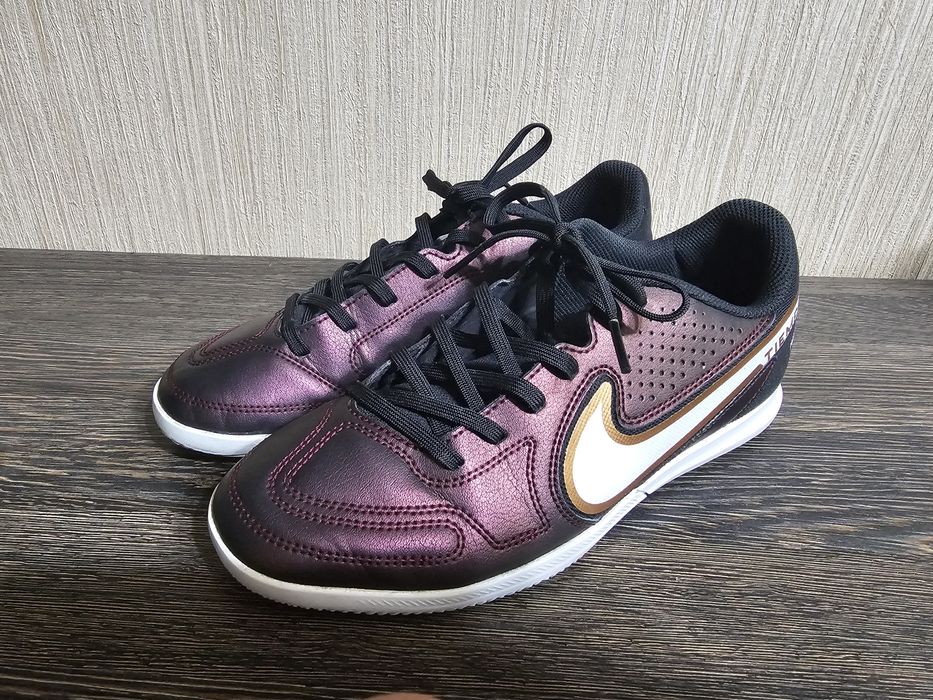 Nike Pantofi Sport Tiempo Legend 9 Academy IC
A1