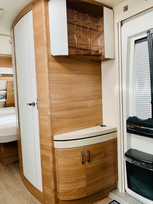 Rulotă Hobby De Luxe 515 UHL, 2022 - 3 paturi mari