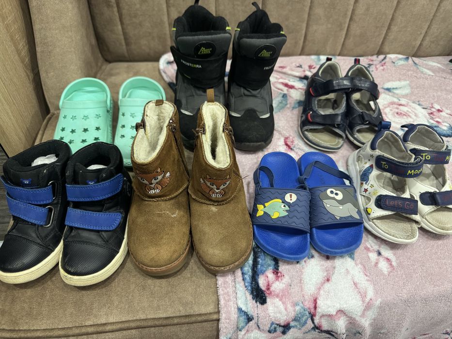 Продам детскую обувь