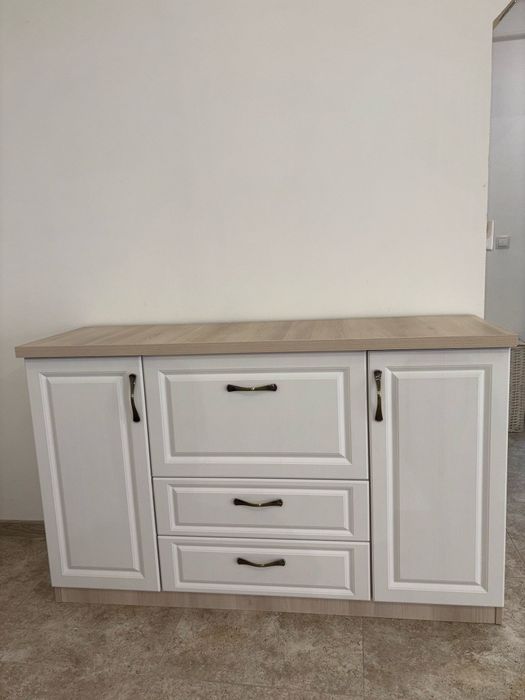 Vând mobilier și colțar