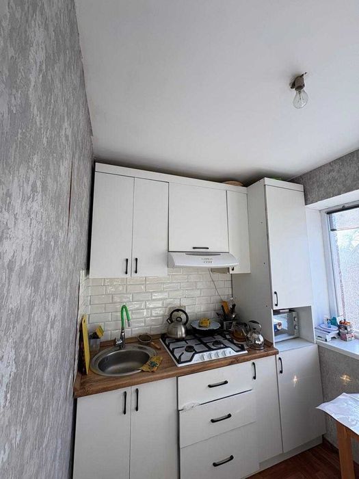 Продам 2 кв по Ломоносова