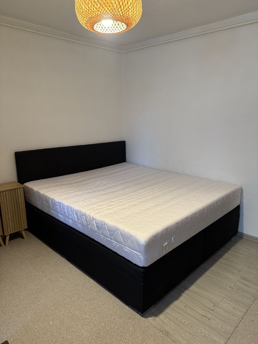 Pat matrimonial 180x200 cu saltea premium inclusa