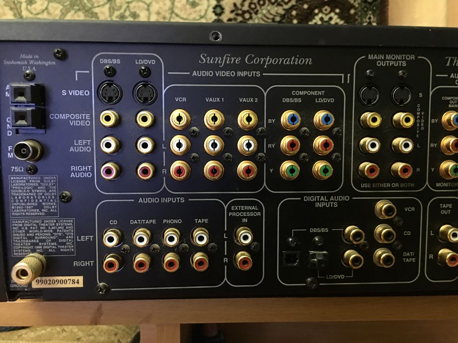 продам предварительный усилитель-процессор SUNFIRE THEATRE GRAND .