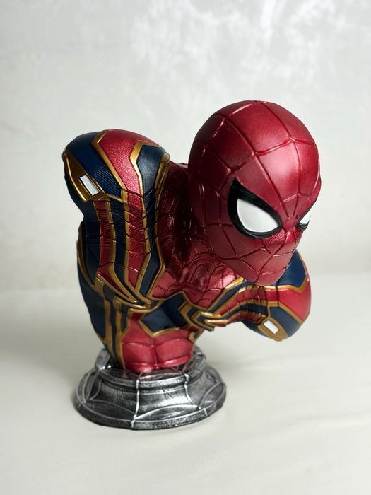 Коллекционный бюст Человек-Паук Marvel Spider-Man