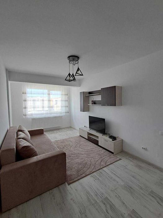 Apartament 3 camere + loc de parcare - de inchiriat
