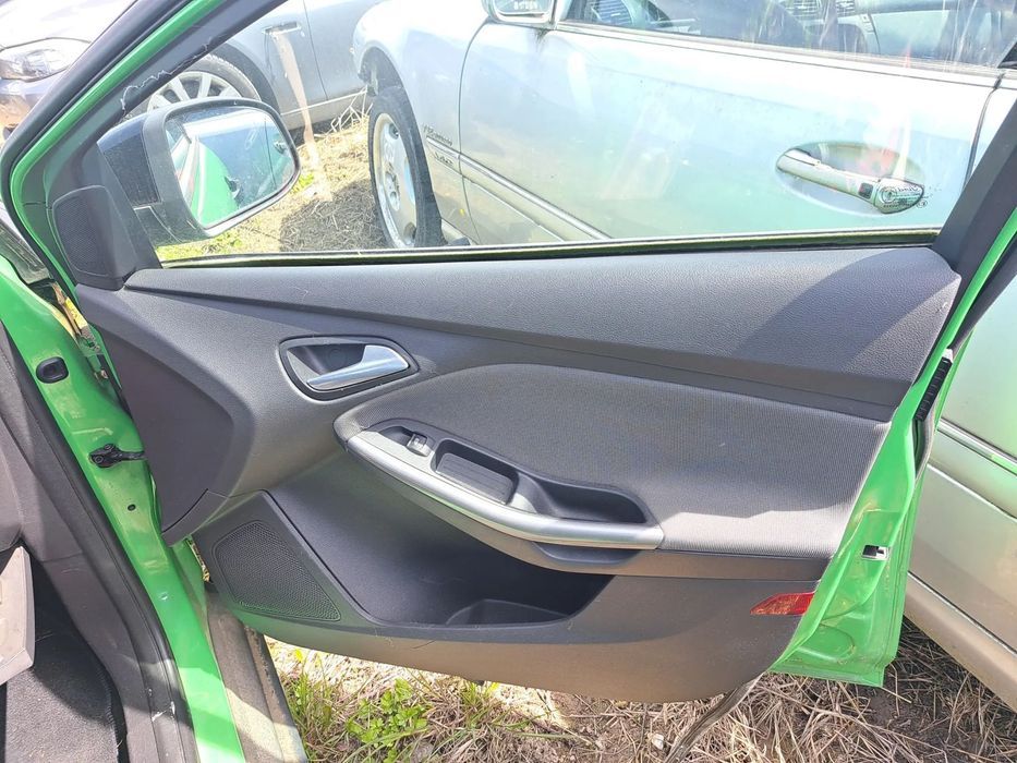 Piese Ford Focus 3 CB8 1.6tdci an 202 verde Capota Usa stanga dreapta fata spate Aripa stanga dreapta fata Haion Stop stanga dreapta haion aripa Bara