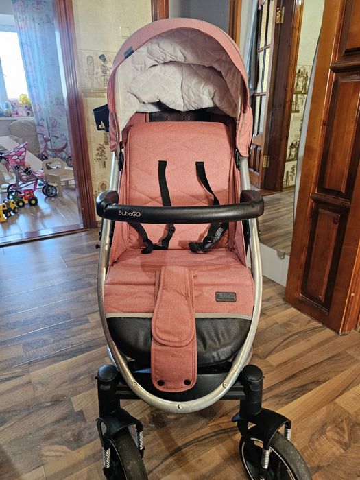 Продам прогулочную всесезонную коляску