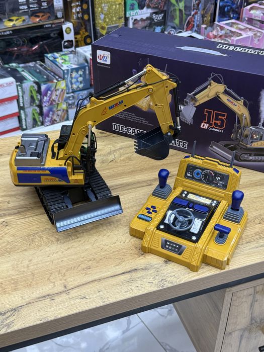Игрушечный экскаватор на пульте управления  15 КАНАЛЫ