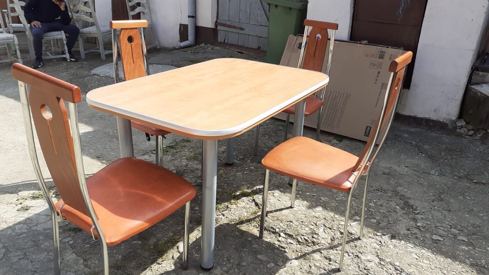 Mobilă de living,și alte obiecte.
