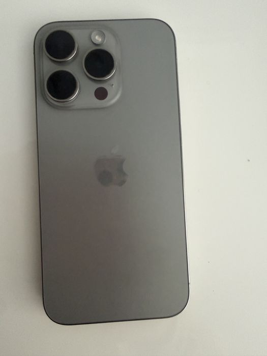 Iphone 15 pro Перфектен