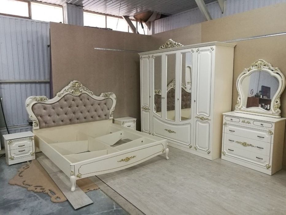 Спальный гарнитур