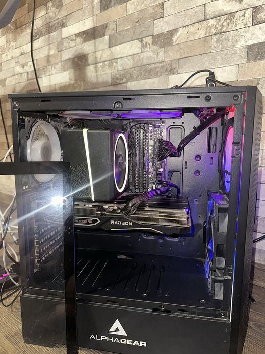 PC GAMING i5-10600KF + RX 6600 XT 8GB | 16GB RAM | SSD M.2 | RGB | FOARTE BUN