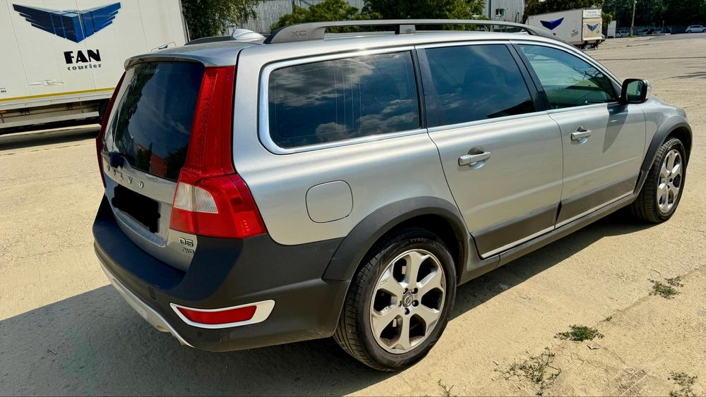 VOLVO XC70 2010 — imagine 3