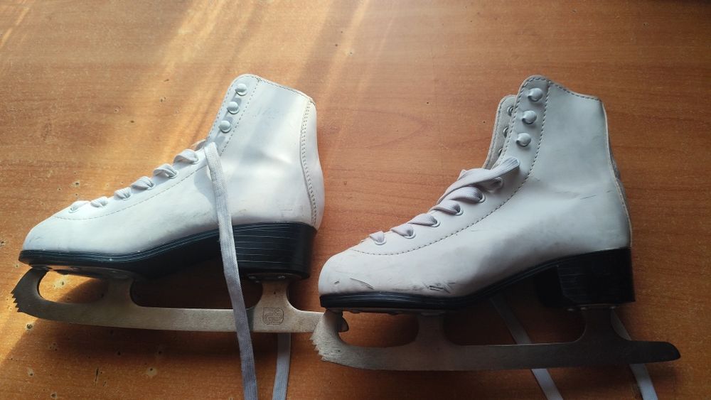 Продам детские коньки