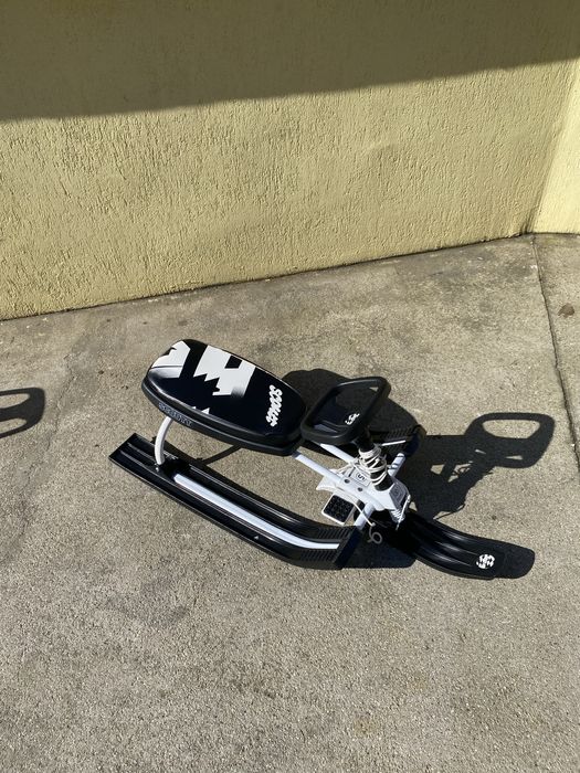 Шейна Чук и Гек Scoutt бяла и червена (сглобени)