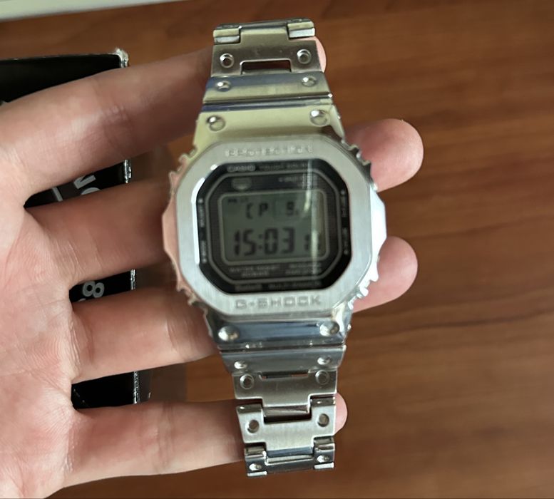 Продам часы Casio GMW-B5000D-1E