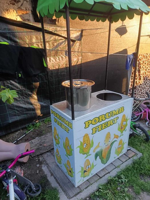 Toneta stand, taraba, masa de fiert porumb pe gaz cu acoperis