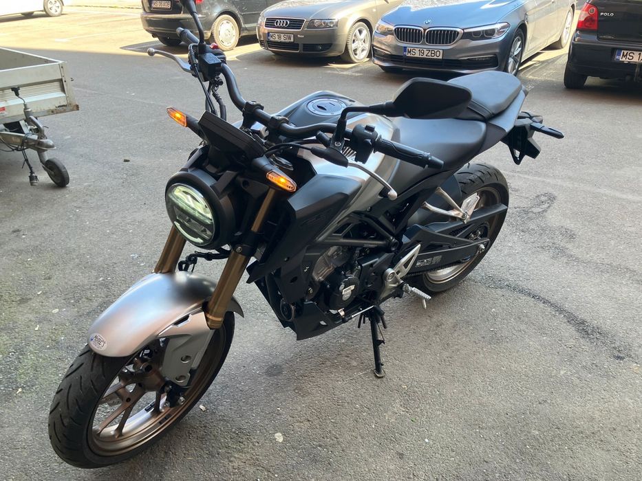 Vand hond cb125 r ABS  full led !