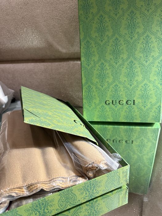 Esarfa groasa gucci