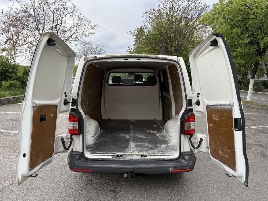 VW Transporter T5 2.0 Tdi Euro 5 cu 3 Locuri si Marfa