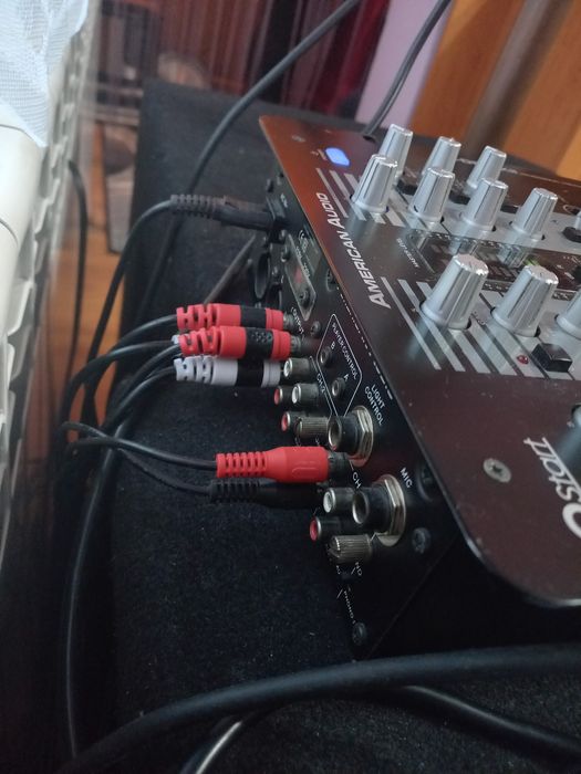 Продавам Пулт American audio