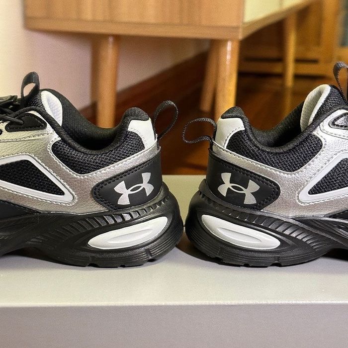 Кроссовки женские UNDER ARMOUR