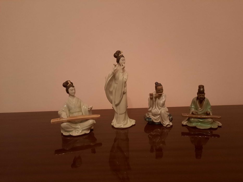 Colectie deosebita de bibelouri - instrumentisti