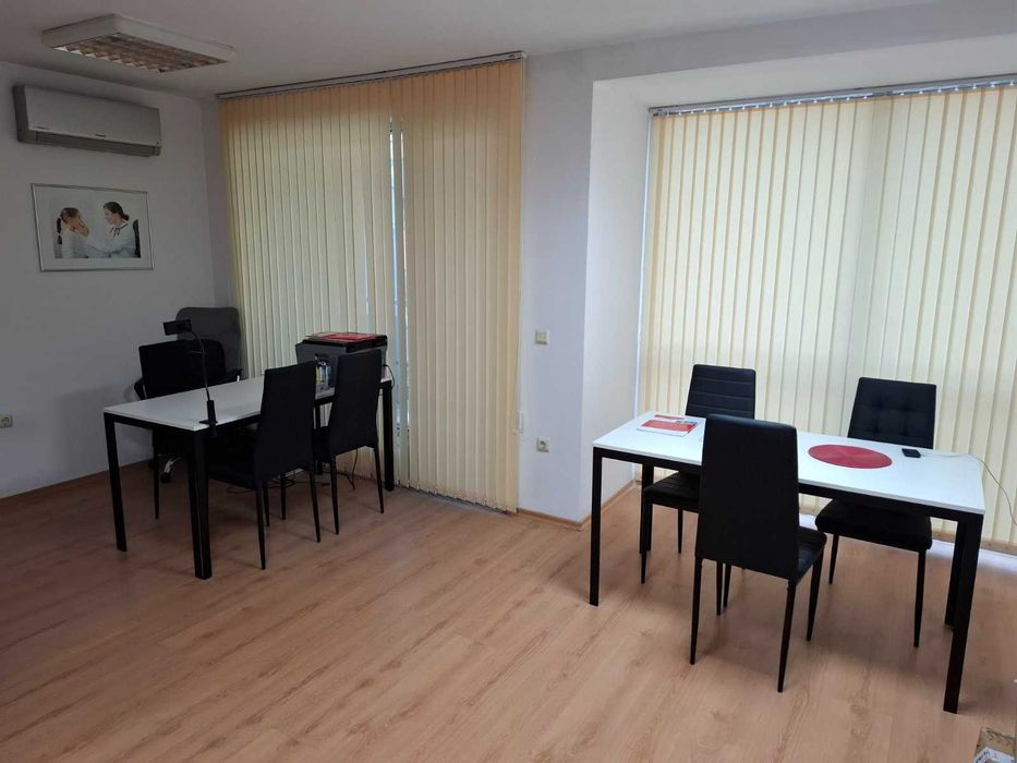 Дава се под наем Офис в Варна, Център - 37 кв.м за 350 € - Снимка #2