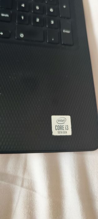 Dell Inspiron 3593 8 Ram За части или поправка и ползване, но целия а