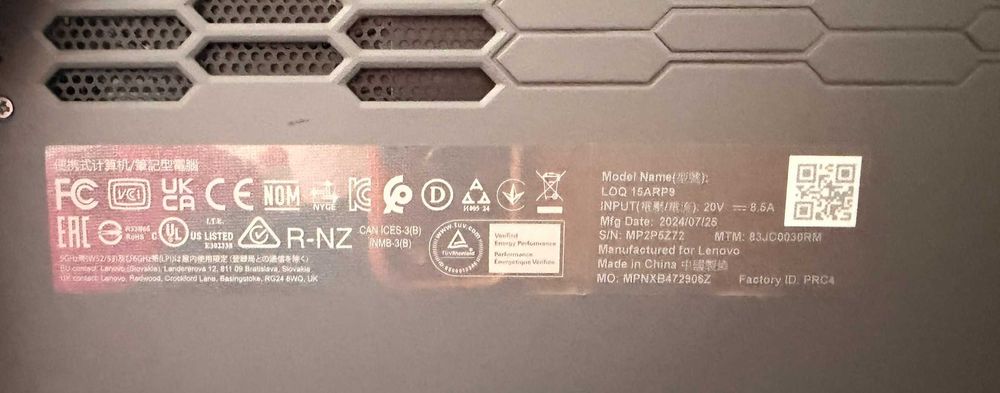 Laptop Gaming Lenovo LOQ 15ARP9 cu procesor AMD Ryzen™ 7 7435HS pana la 4.5GHz