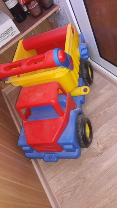 Продам машину-толокар!