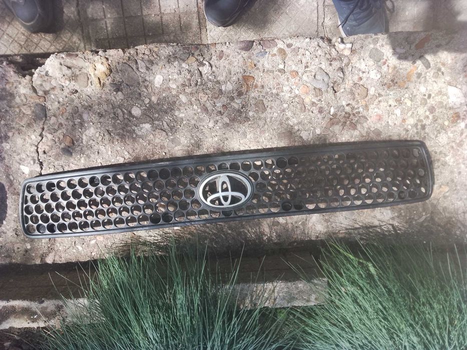Предна решетка за toyota,
