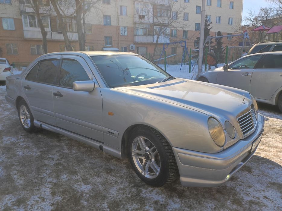 Мерседес е200 в отличном состоянии