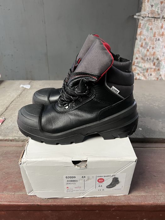 Vand bocanci protectie Uvex marimea 44