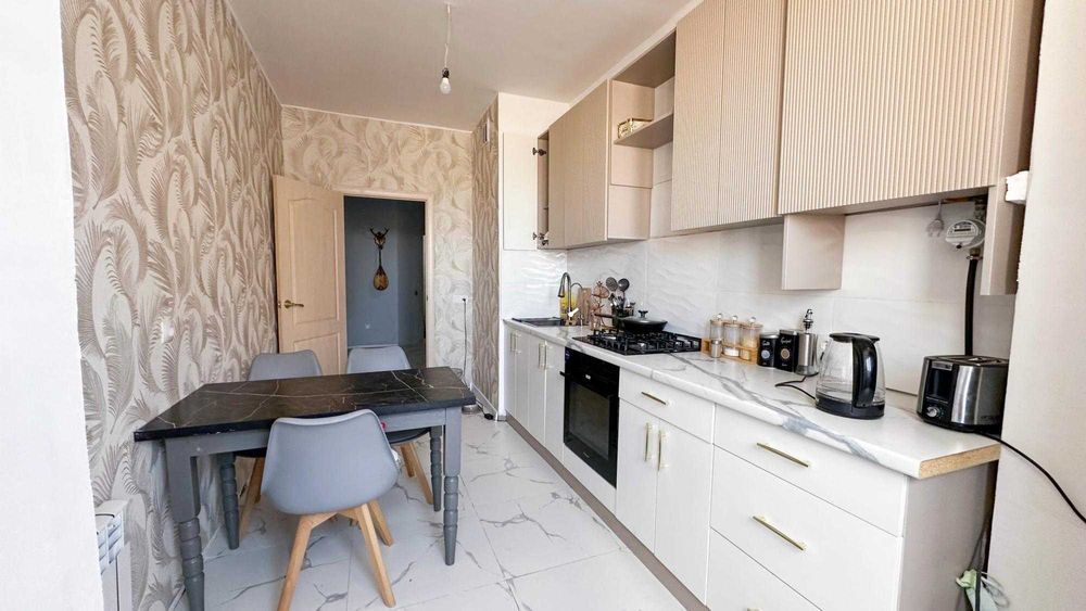 В продаже 3 ком квартира Эмиль Империя