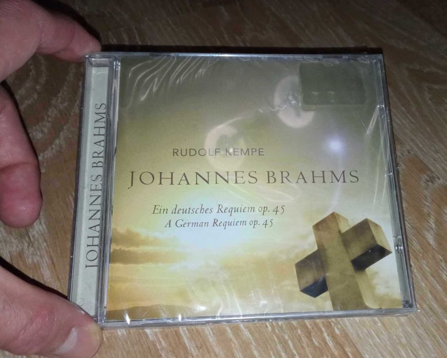 Оригинални CDта с различна музика: Alicia Keys, E. Sande, Слави, Брамс