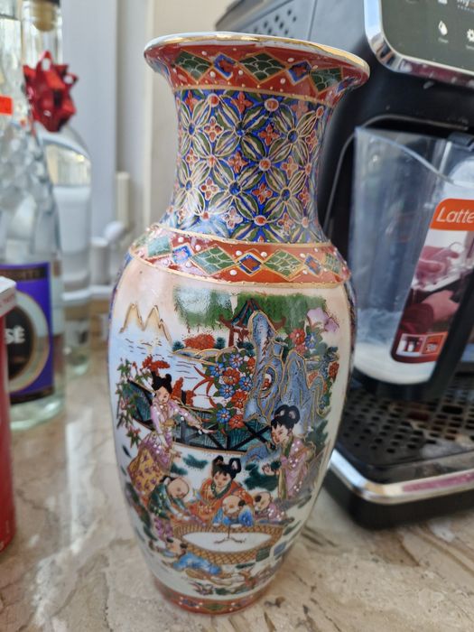 Японска ваза ръчно рисувана
