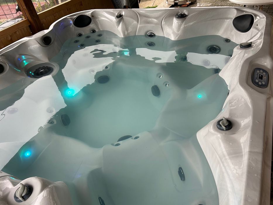 Jacuzzi 7 persoane