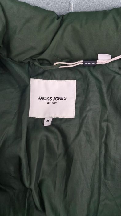 Продам куртку на подростка